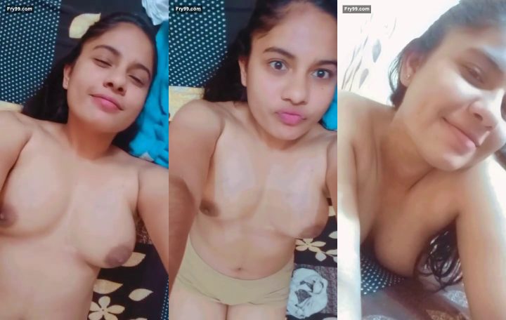 Sexy Indian Cute Girl Shows Boobs
